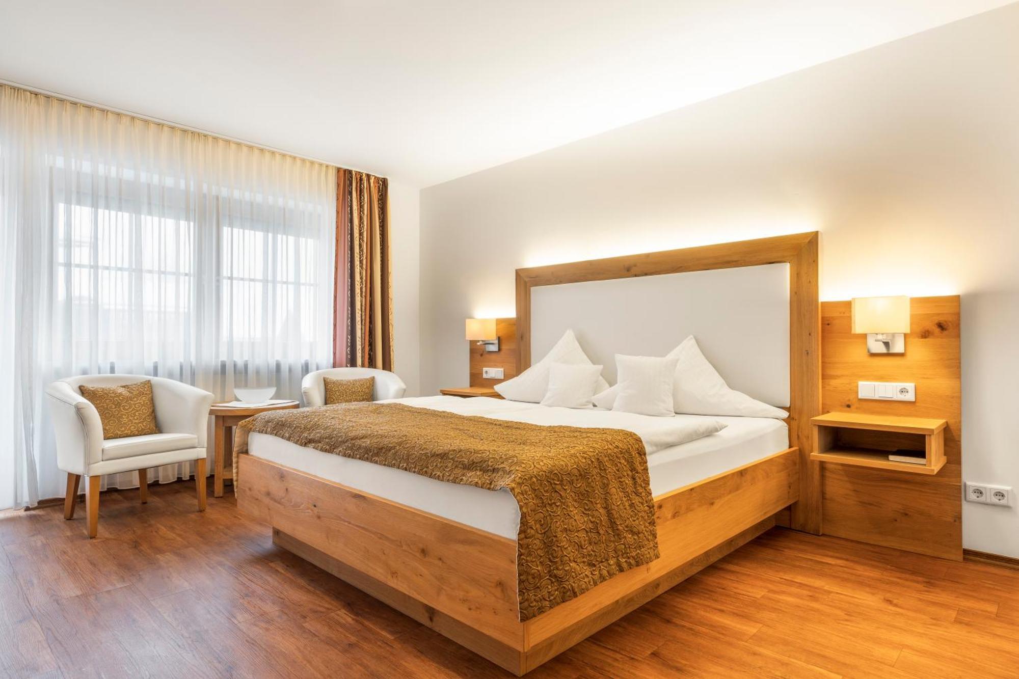Wander Und Aktiv Hotel Roesslwirt Лам Екстериор снимка