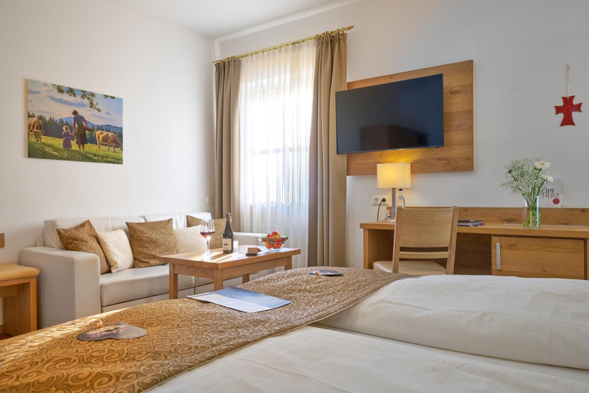 Wander Und Aktiv Hotel Roesslwirt Лам Екстериор снимка