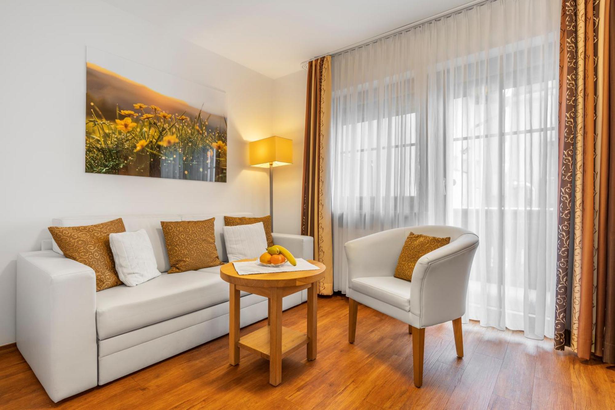 Wander Und Aktiv Hotel Roesslwirt Лам Екстериор снимка