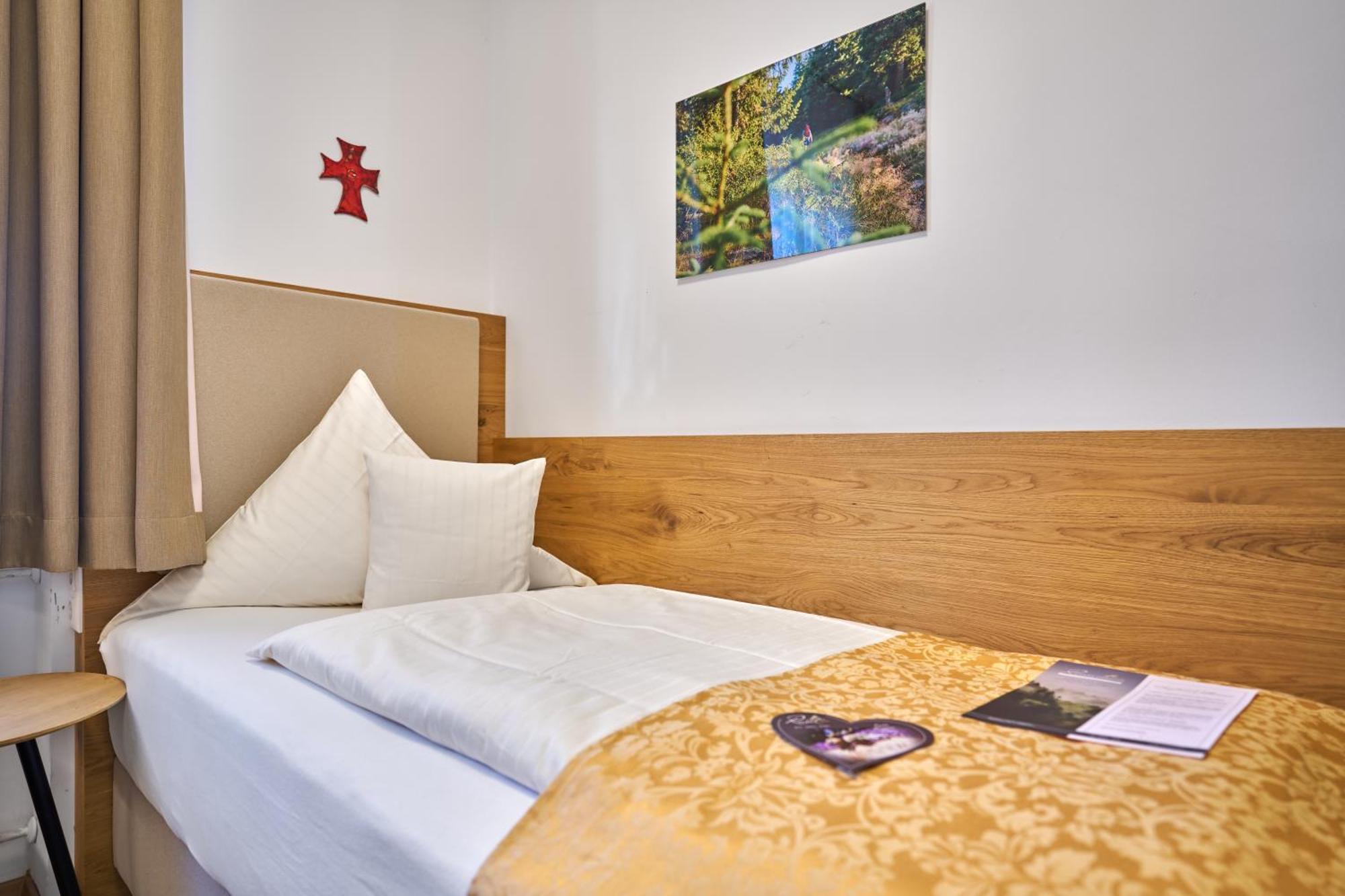 Wander Und Aktiv Hotel Roesslwirt Лам Екстериор снимка