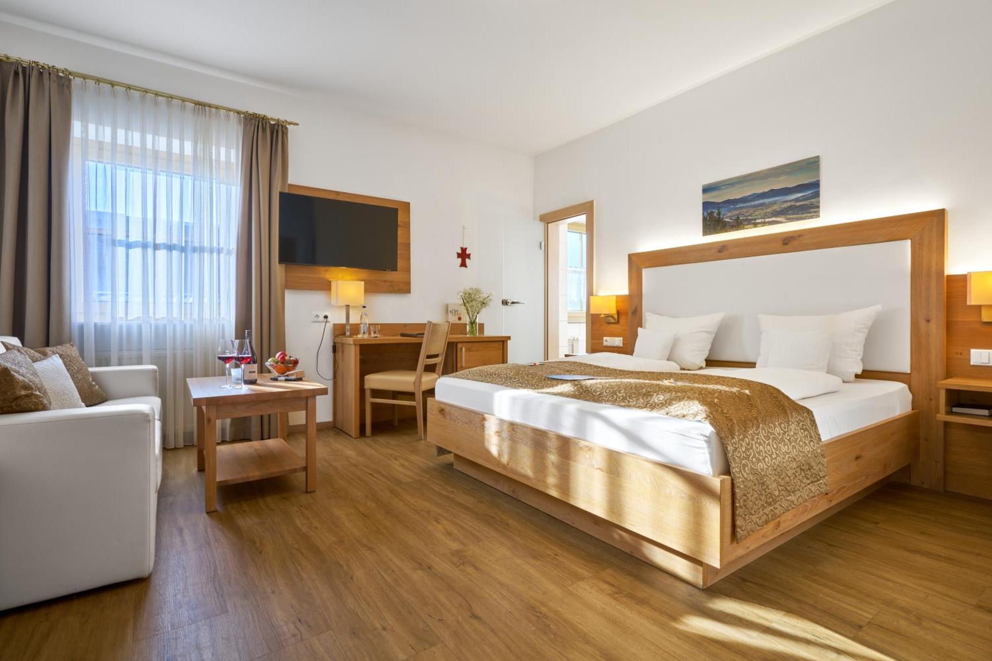 Wander Und Aktiv Hotel Roesslwirt Лам Екстериор снимка